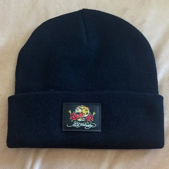 ❤️ - Ed Hardy Black Knit Hat with Tiger and Rose Design - Picture 1 of 2